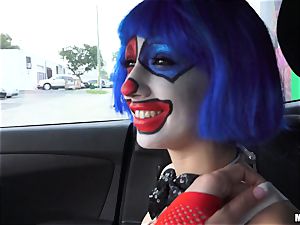 chisel loving clown Mikayla Mico pulverizing in public